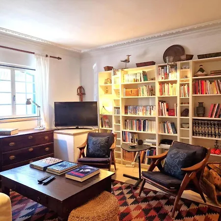 Super Flat In Old Town Cascais